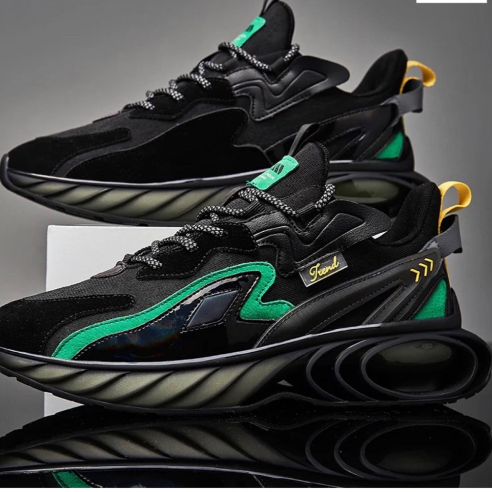 On-Boulder Women Wave Crest Sneakers